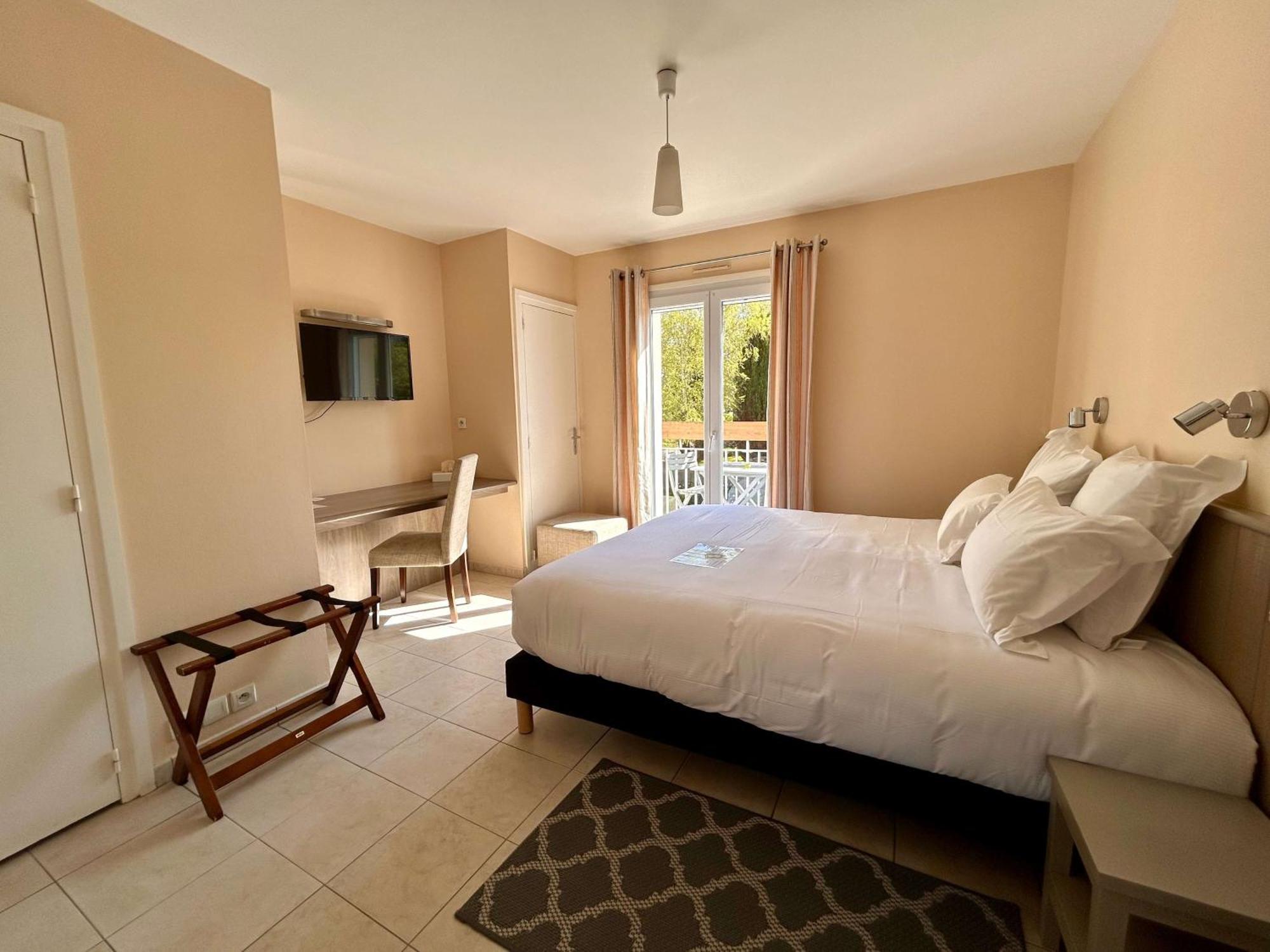 Brit Hotel Lannion-Perros Guirec エクステリア 写真