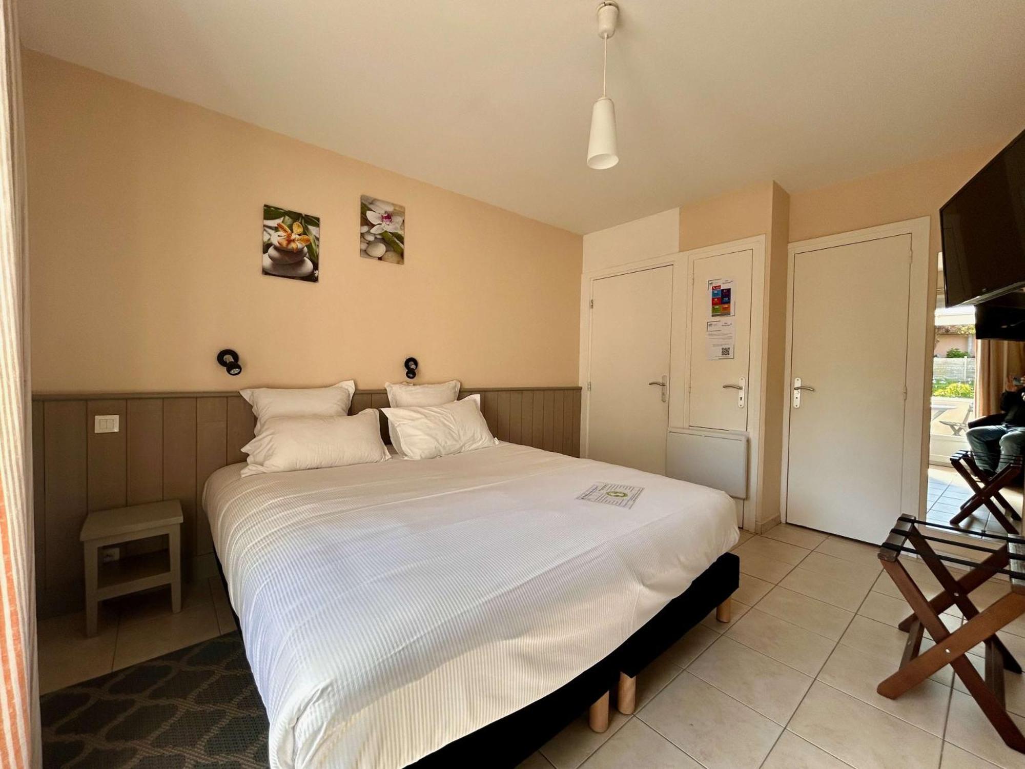 Brit Hotel Lannion-Perros Guirec エクステリア 写真