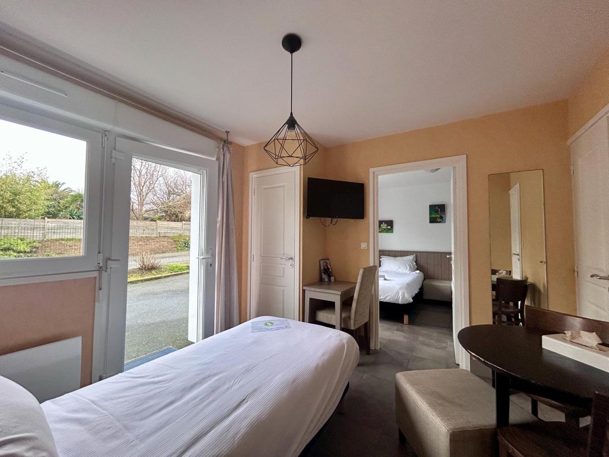Brit Hotel Lannion-Perros Guirec エクステリア 写真