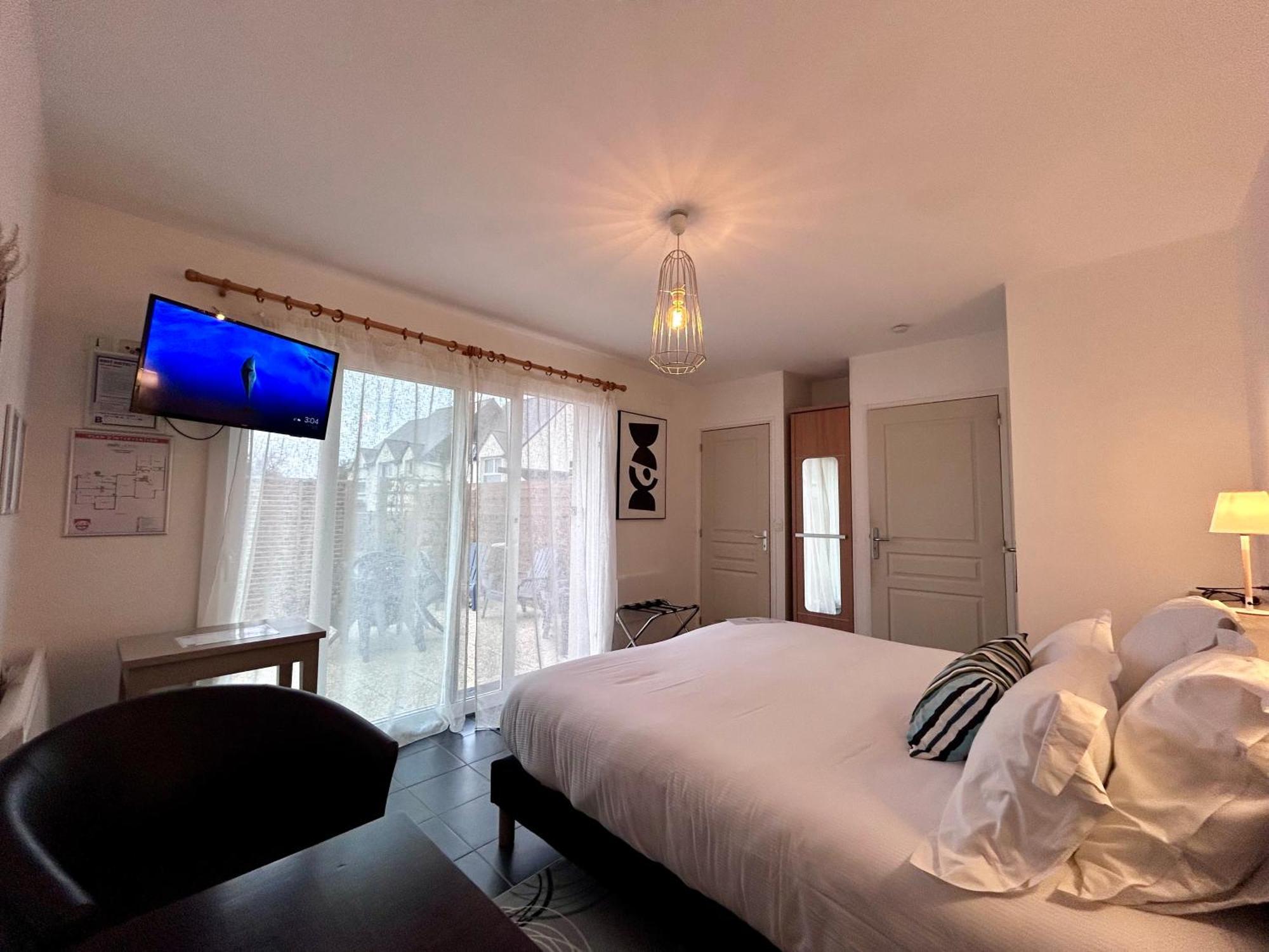 Brit Hotel Lannion-Perros Guirec エクステリア 写真